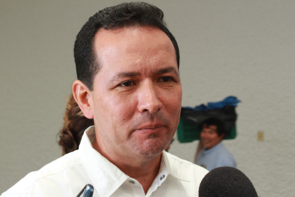 Piden a Quirino Ordaz actuar contra corrupción en Salud
