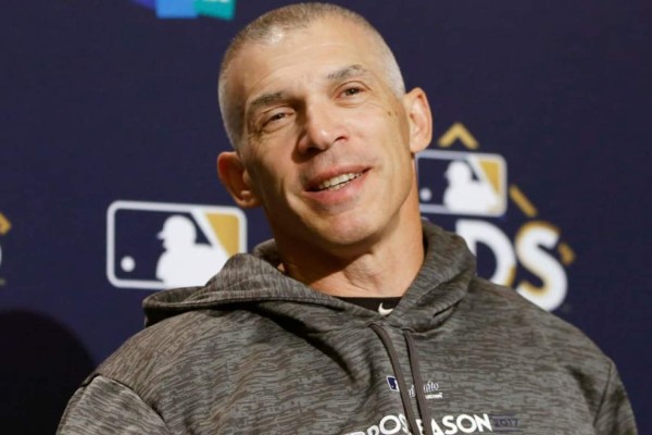 Joe Girardi es nombrado mánager de los Filis de Filadelfia