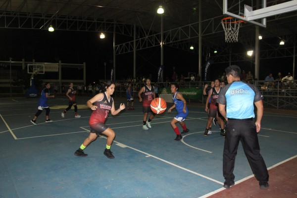 Apabullante triunfo de Kovak en el Torneo de Baloncesto Juventud y Talentos