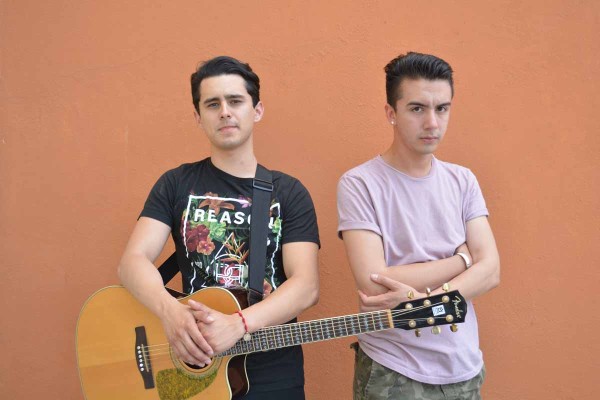 Syon, le canta al amor, las mujeres y el desamor