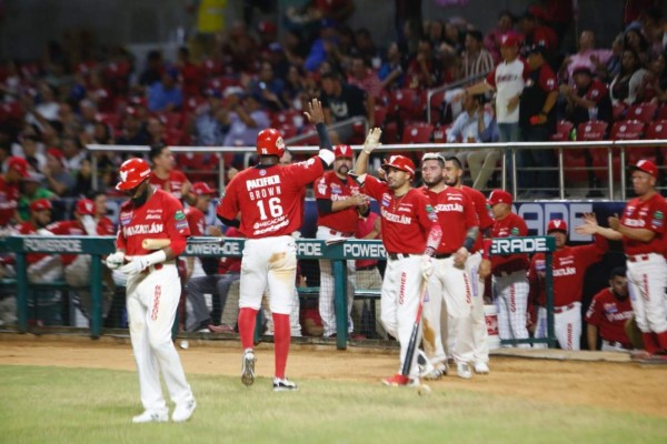 Venados viene de atrás y le pega al líder de la LMP