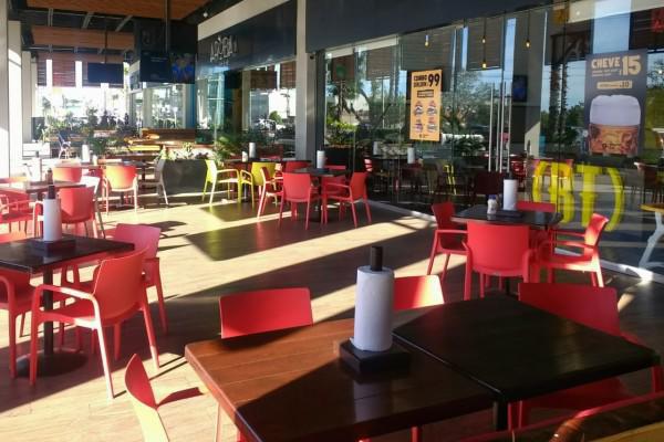 Miguel Taniyama no ve la necesidad de regular el aforo en restaurantes.