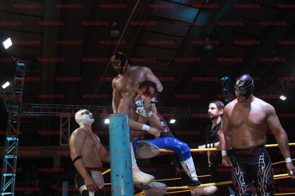Reconocen a maestros de la lucha libre, Villano III y Terremoto King