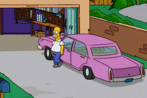 Revelan 'Los Simpson' el modelo del auto rosa de 'Homero'