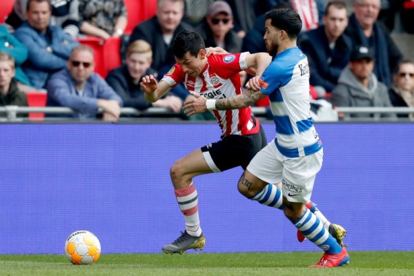 Hirving Lozano contribuyó en el triunfo del PSV. (Foto: @psv)