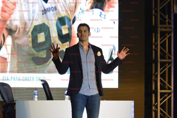 Ofrece comentarista de ESPN conferencia motivacional