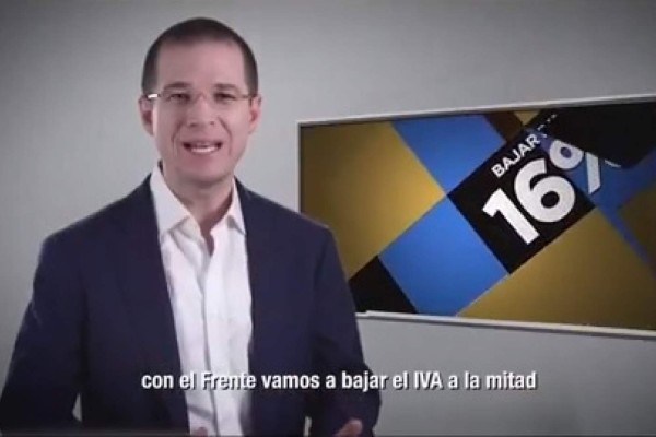 Lo acusan de robo de ideas, de propuestas y hasta de un logo. Anaya dice que no es un copión