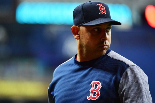 Alex Cora asegura que regresará a dirigir en las Grandes Ligas