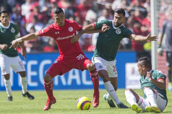 Con polémica incluida, Chivas saca empate de Toluca