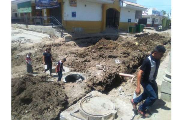 Obras en calles provocan bajas ventas, acusan comerciantes de Rosario