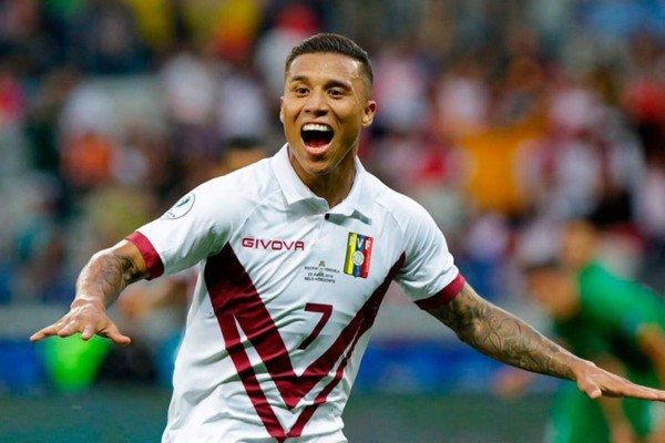 Darwin Machís marca dblete por los venezolanos. (Foto: Cortesía Conmebol)