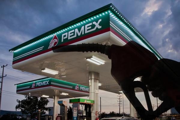 La Comisión de Energía de la Cámara de Diputados aprueba devolver a Pemex control de combustibles