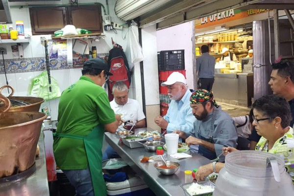 Regresa Clouthier al Garmendia, donde ha recibido firmas y votos