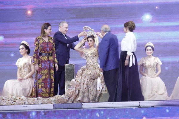Libia Gavica Farriols es coronada como Reina del Carnaval de Mazatlán 2020