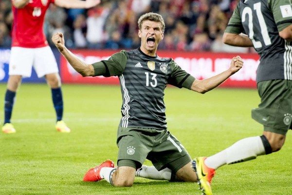 Alemania e Inglaterra comienzan eliminatoria con triunfos