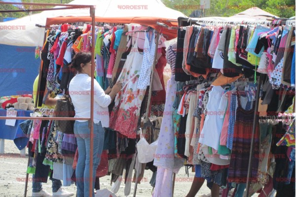 Abren tianguis ‘Las Mañanitas’