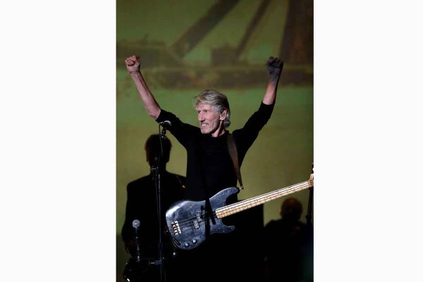 Pide Roger Waters a Peña Nieto que escuche a su gente