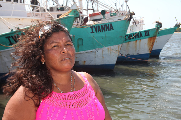 María Ofelia, una mujer a bordo, sin temor al trabajo en barcos camaroneros