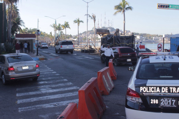 Confunde a conductores restricción de la Avenida del Mar, en Mazatlán
