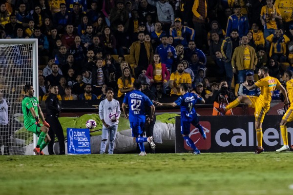 Tigres rescata el empate en casa ante Cruz Azul
