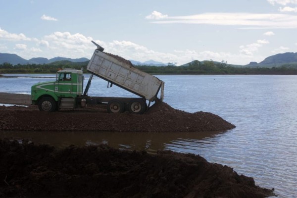 Inicia rehabilitación de red hidroagrícola en el Valle del Carrizo