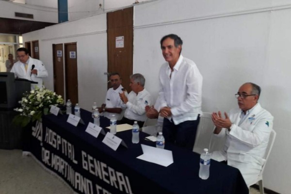 Homenajean al doctor Jesús Kumate en Hospital General de Mazatlán