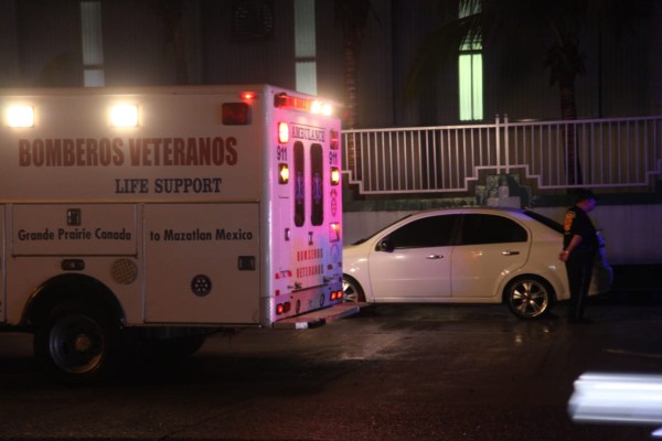 Mata rayo a entrenador de basquetbol, en Fraccionamiento Real del Valle