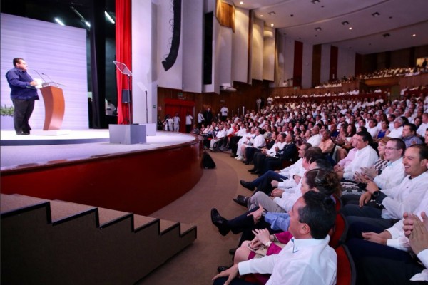 El Gobernador de Baja California Sur, Carlos Mendoza Davis, rindió su Segundo Informe de Labores.