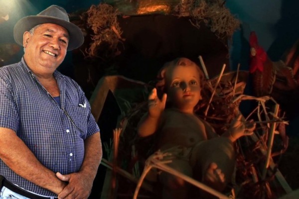 Año tras año, Jorge Luis Hurtado hace “nacer” al Niño Dios en el pesebre.