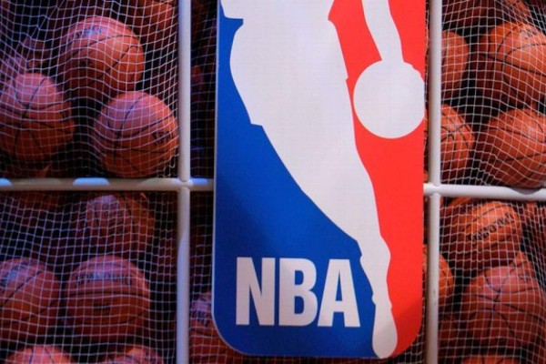 NBA presenta plan a jugadores para reiniciar temporada con 22 equipos