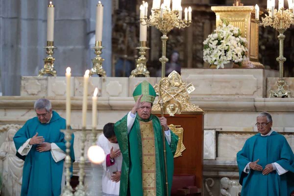 Durante la homilía del domingo el Cardenal Norberto Rivera Carrera celebró la “espontánea unidad” del pueblo mexicano.
