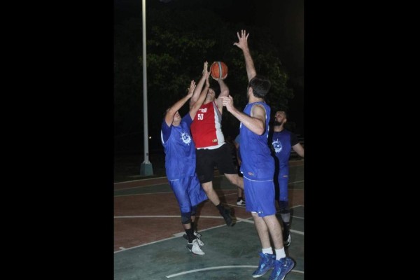 Taller de Hamburguesas pierde el paso en el Torneo de Baloncesto de Segunda Fuerza