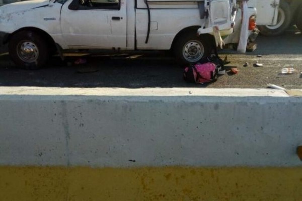 Deja tres heridos accidente por la autopista Benito Juárez, en Angostura