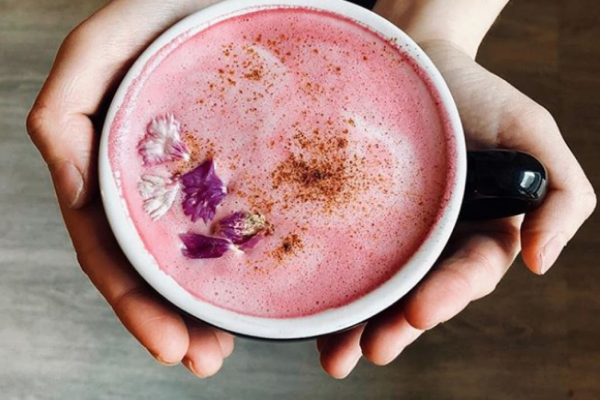 El pink latte, la nueva tendencia saludable