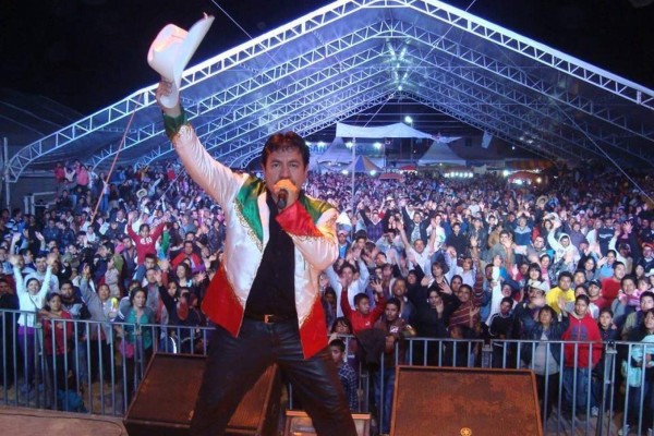 Mi Banda El Mexicano de Germán Román hace dueto con Fabulosos 90's