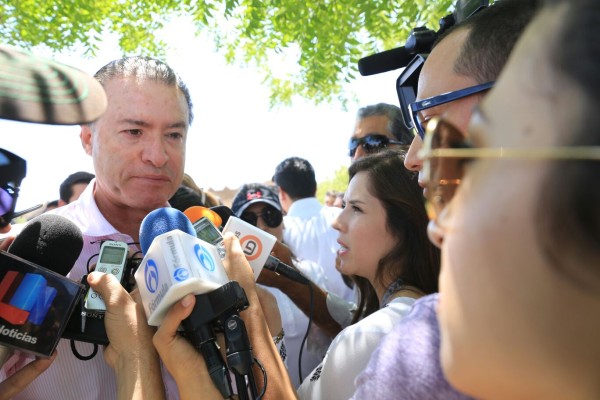 Rehuye Quirino al tema del asesinato de Javier Valdez