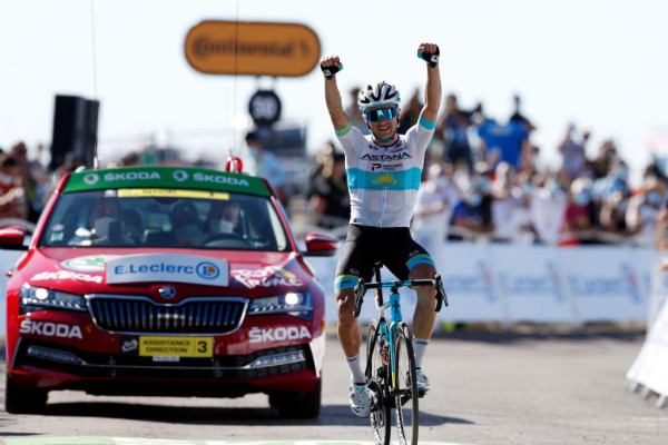El kazajo Lutsenko firma su gran escapada en sexta etapa del Tour de Francia