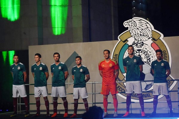 Selección Mexicana presenta uniforme para Rusia 2018