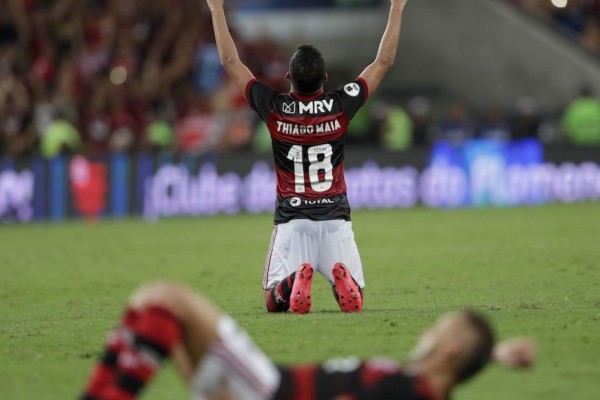 Flamengo y Vasco llevan casi tres semanas entrenándose, desafiando las recomendaciones de las autoridades locales.