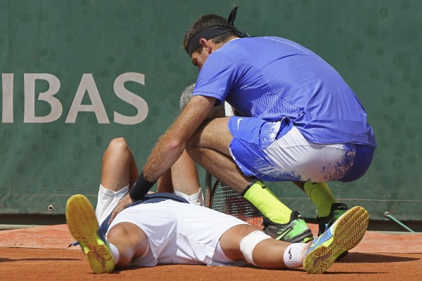 Almagro rompe en llanto tras lesión y Del Potro lo consuela
