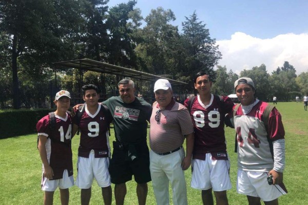 Burros Salvajes de ETI 5 visitan a la Selección Nacional Mexicana Sub 19