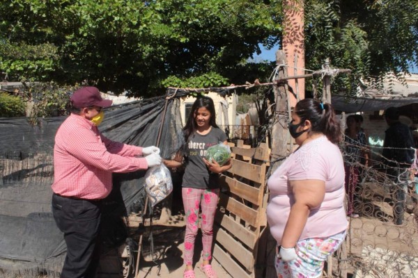 Municipio de Navolato entrega ayuda a comunidades rurales