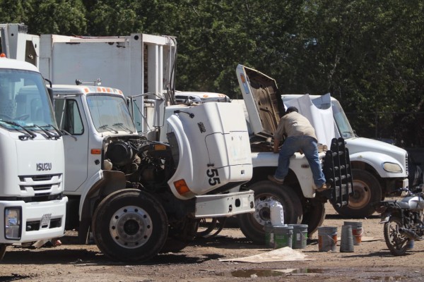 Investigarán descompostura simultánea de camiones recolectores en Guasave