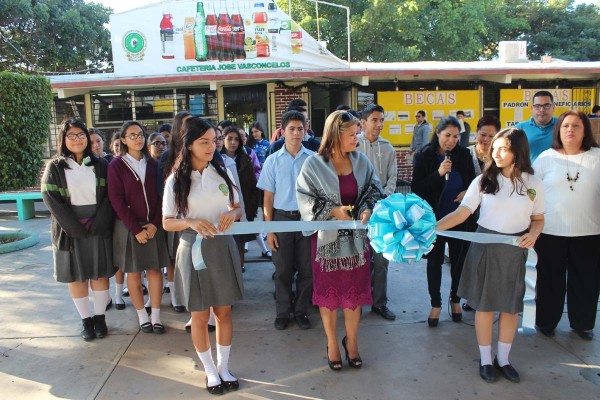 Lleva UdeO Expo-Educa a la Prepa Vasconcelos