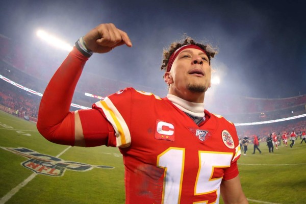 Patrick Mahomes habría acordado contrato por 10 años en Kansas City