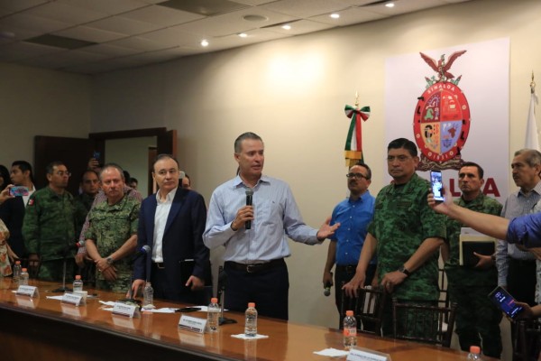 Yo no tengo pacto con nadie, asegura Quirino