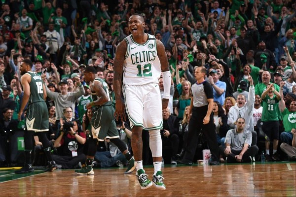 Celtics da la estocada final a Bucks y avanza a semifinales en el Este