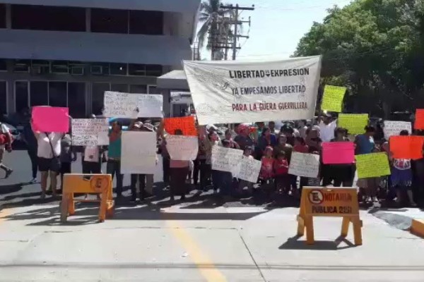 Exigen liberación de La Güera Guerrillera en Mazatlán