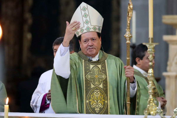 El texto editado por la arquidiócesis que encabeza el Cardenal Norberto Rivera expone que es impopular la medida del gasolinazo.