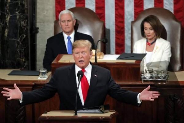 Ordena Trump arancel de castigo a México